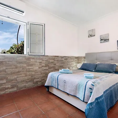 Holiday home Vivienda V Torres 4